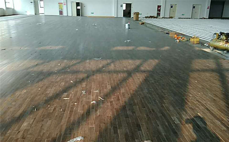 訓(xùn)練館籃球場地板廠家報價