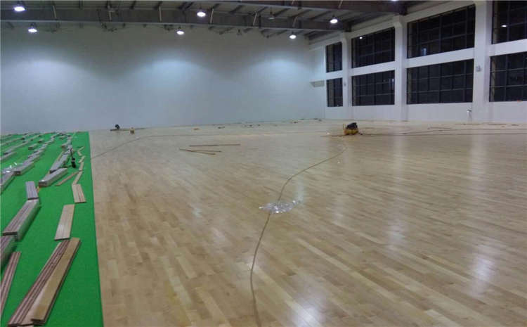 專業的實木運動地板怎么保養?