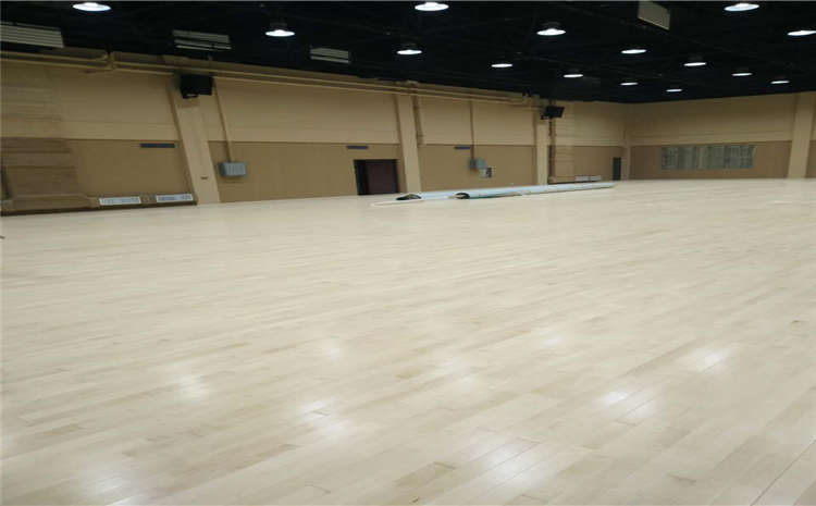 學校運動木地板價格