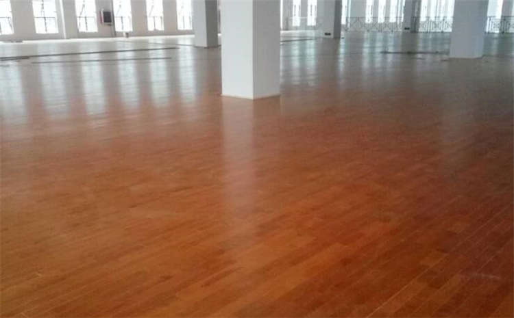 籃球場木地板翻新要做這些事