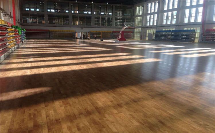 運(yùn)動(dòng)木地板色差原因和解決方法