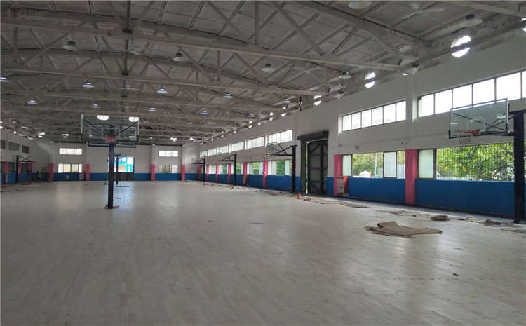 所有的體育場館都應鋪楓木運動地板么?