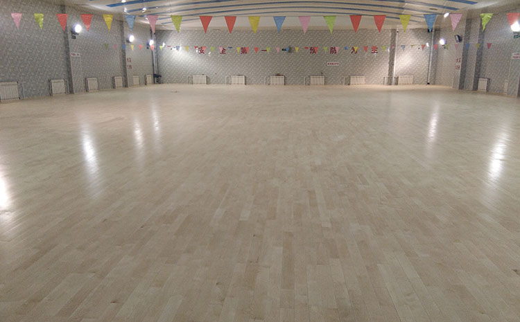 西安楓木運動木地板是多少錢