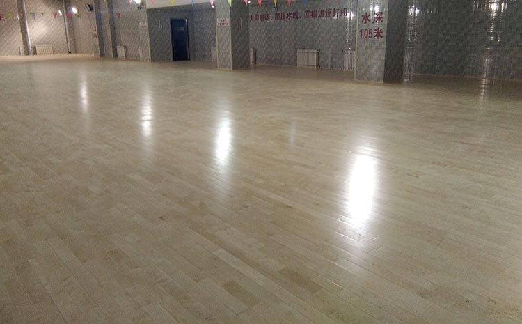 新疆專業運動木地板大全