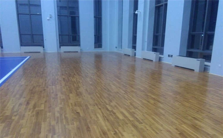 體育館木地板年老色衰了怎么辦?