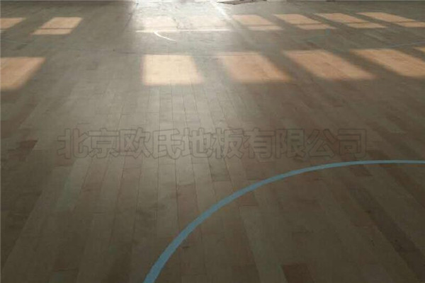 煙臺開發區第十小學運動木地板工程案例 煙臺開發區第十小學運動木地板工程案例