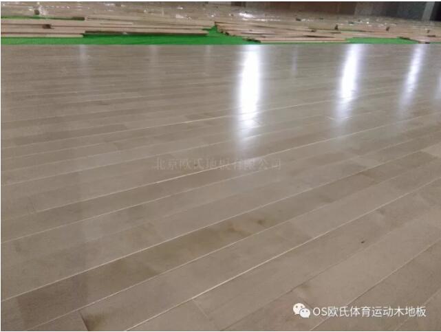 北京師范大學附屬二中多功能廳木地板成功案例 北京師范大學附屬二中多功能廳木地板成功案例