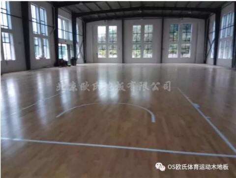 杭州富陽(yáng)區(qū)萬(wàn)市中學(xué)體育館木地板成功案例 杭州富陽(yáng)區(qū)萬(wàn)市中學(xué)體育館木地板成功案例