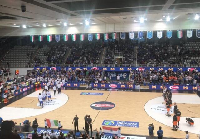 九張圖帶你感受國外籃球館木地板更換的全過程 九張圖帶你感受國外籃球館木地板更換的全過程