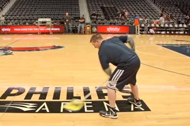 更佳的視覺體驗:室內楓木運動地板 更佳的視覺體驗:室內楓木運動地板