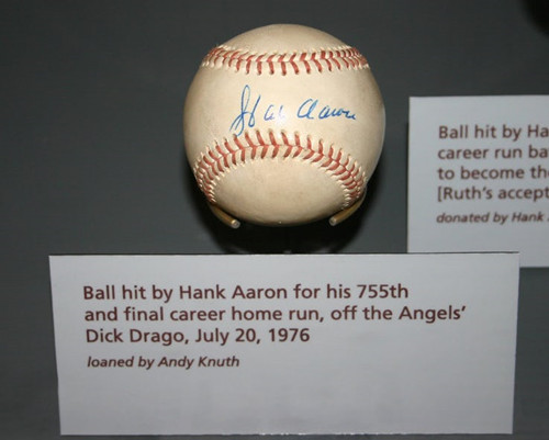 漢克亞倫的755號本壘打球 漢克亞倫的755號本壘打球