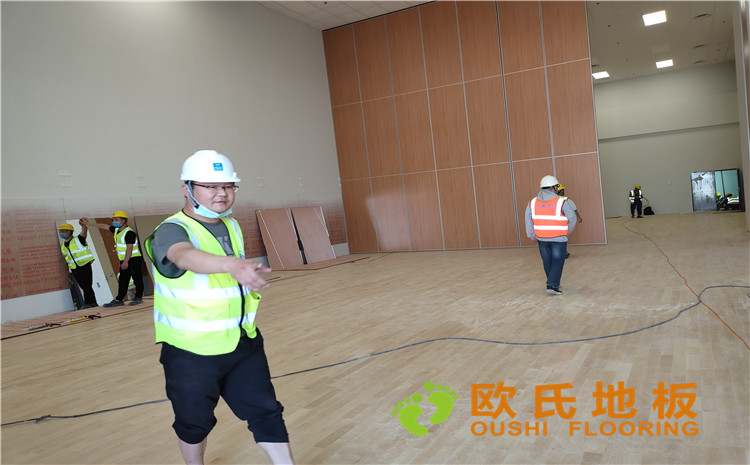 北京環(huán)球影城籃球館運(yùn)動(dòng)木地板案例