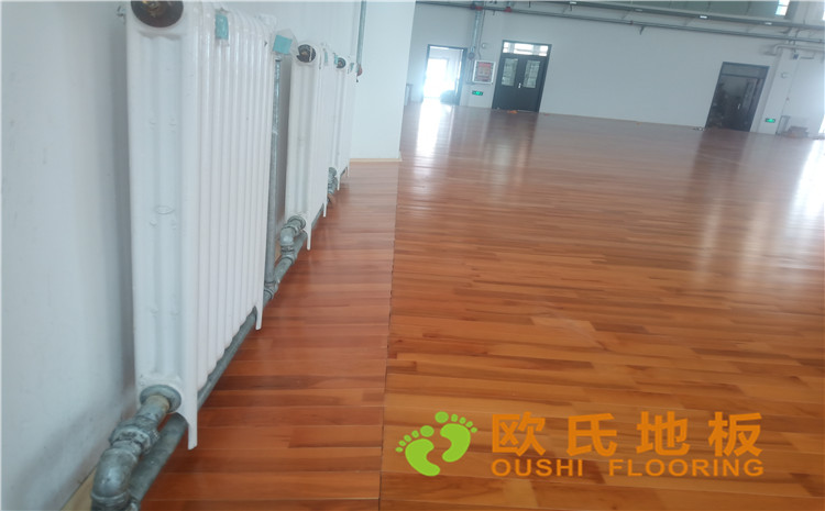 烏魯木齊烏蘇市南區(qū)中學(xué)體育館運(yùn)動(dòng)木地板案例-歐氏運(yùn)動(dòng)木地板