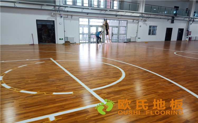 烏魯木齊烏蘇市南區(qū)中學(xué)體育館運(yùn)動(dòng)木地板案例-歐氏運(yùn)動(dòng)木地板