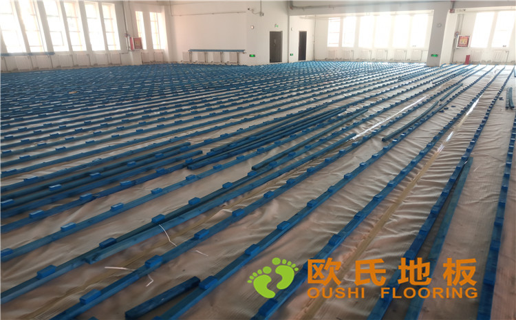 烏魯木齊烏蘇市南區(qū)中學(xué)體育館運(yùn)動(dòng)木地板案例-歐氏運(yùn)動(dòng)木地板