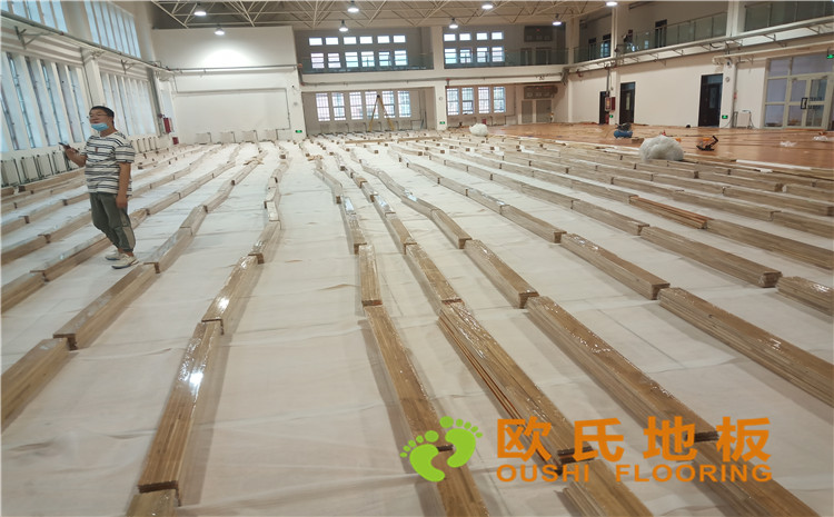 烏魯木齊烏蘇市南區(qū)中學(xué)體育館運(yùn)動(dòng)木地板案例-歐氏運(yùn)動(dòng)木地板