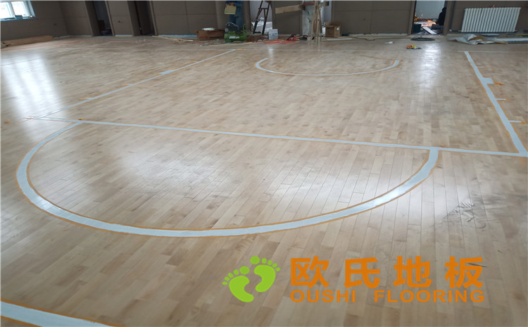 新疆克拉瑪依市獨山子虹園小區(qū)體育館木地板項目-歐氏運動木地板