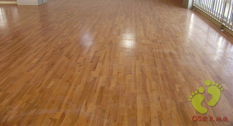 福建三明尤溪縣體育館運動木地板鋪設(shè)